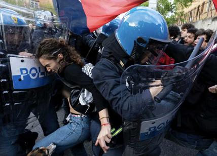 Scontri alla Sapienza, convalidati gli arresti per i due studenti fermati